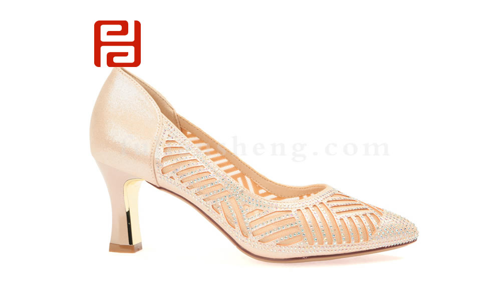 夏季新款尖頭鏤空女鞋職業鞋 細高跟淺口水鉆網鞋圖片