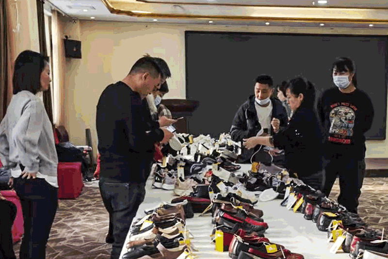 《悠享春意 自然之履》2022福連升春季新品訂貨會(huì)圓滿成功!(圖7) 東北分公司訂貨現(xiàn)場(chǎng)