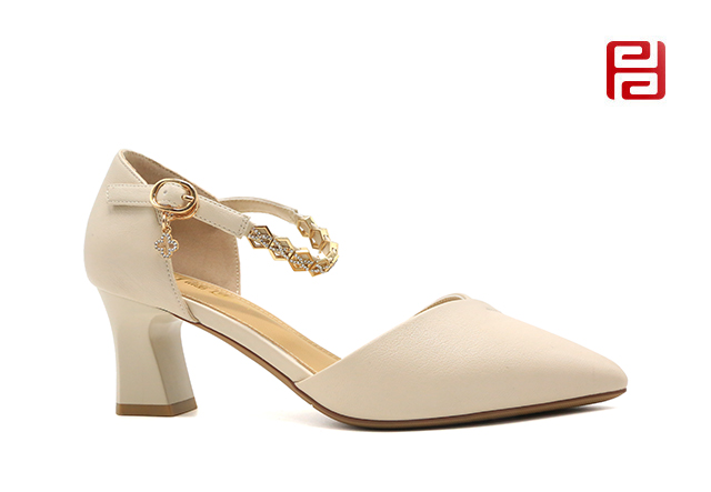 福連升夏季女鞋輕松工作中空鞋魅力時裝涼鞋