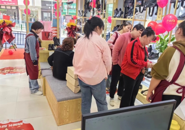 開鞋店新手怎么拿貨？