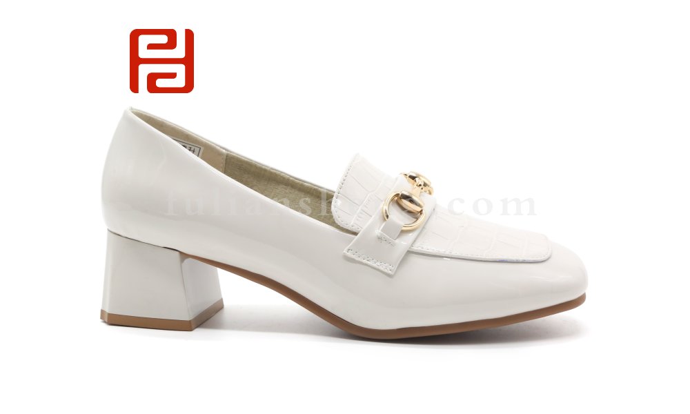 春季新款漆皮亮面粗跟舒適樂福鞋中跟時尚女單鞋